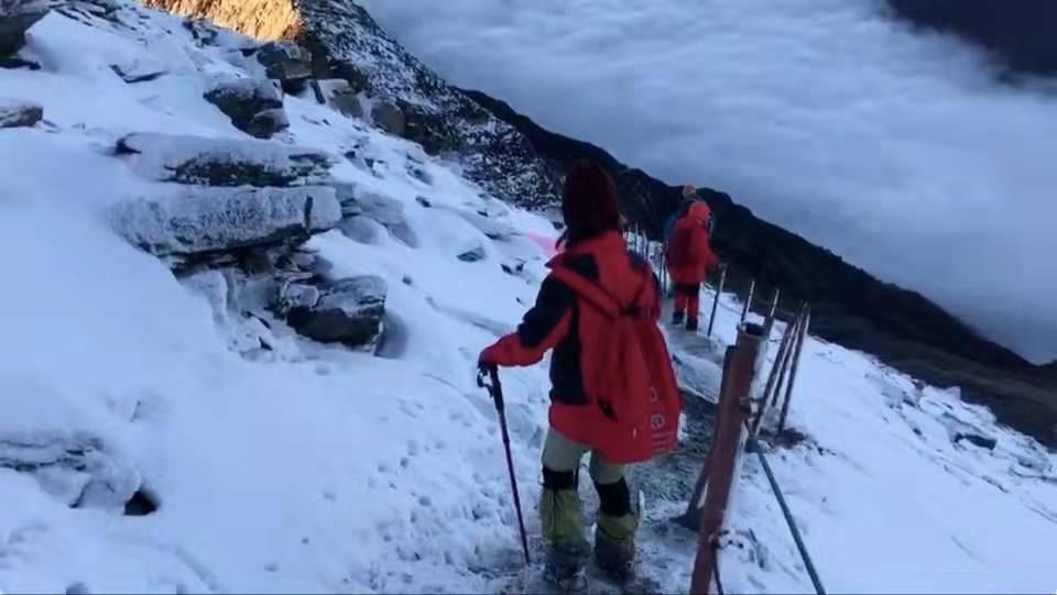 四姑娘山景区回应16岁男生坠亡事件