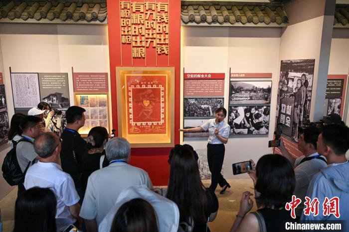 （抗战胜利80周年）两岸英烈后裔访沪溯史共寻全民族抗战记忆