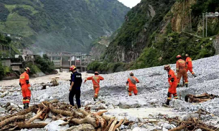 四川甘孜一地发生泥石流，灾害发生前两村133人已被转移
